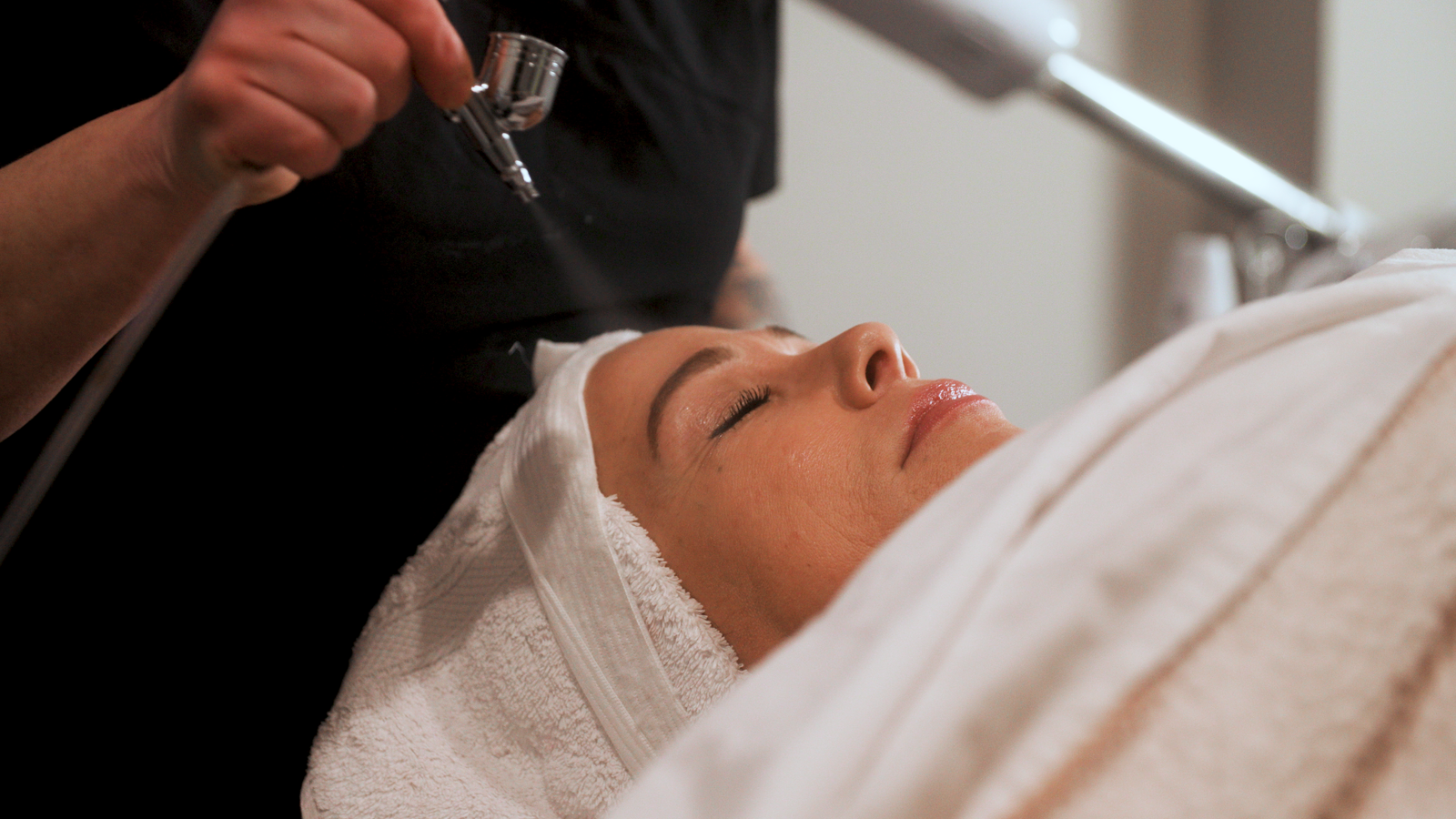 Canyon_Salon_Still_12